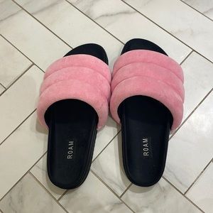 ROAM PINK SLIDES